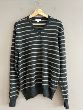 Williams Men’s 100% Cashmere V-Neck Sweater Gray Striped Preppy Large Hole